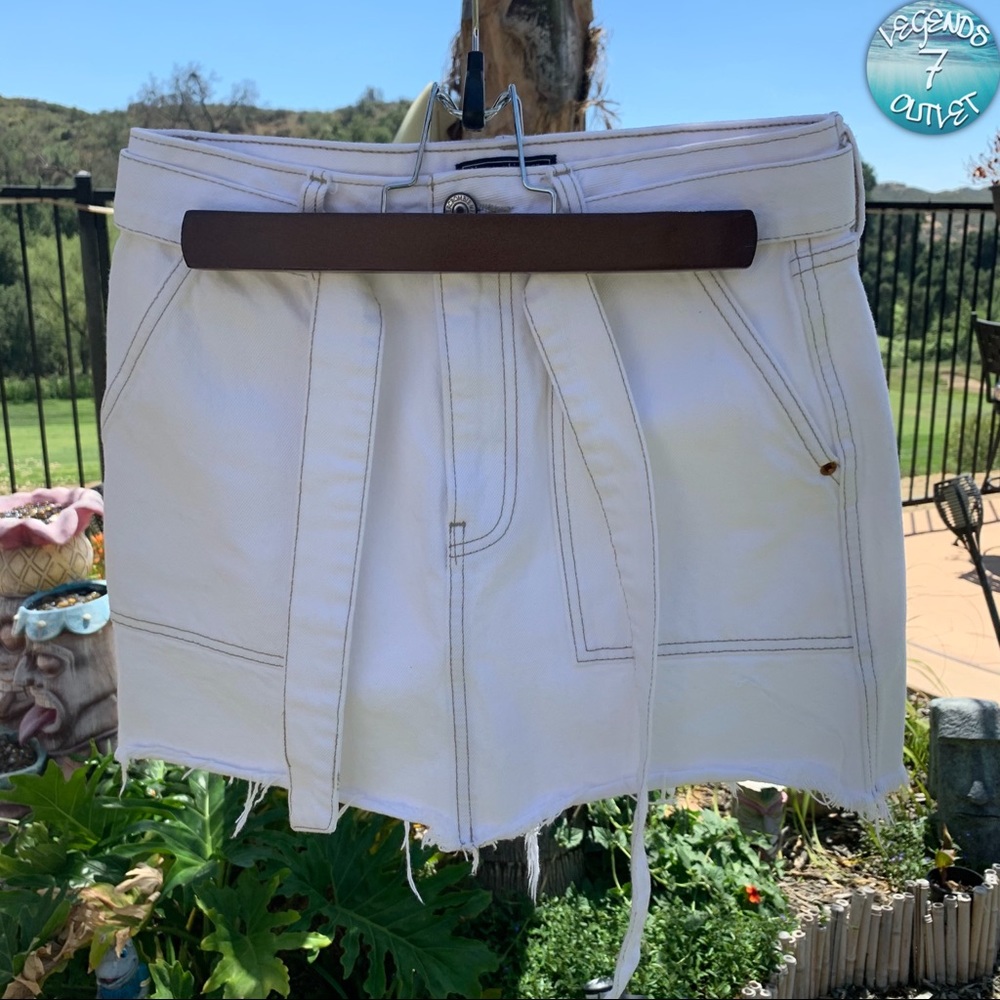 ~ABERCROMBIE AND FITCH~ Natural Rise Skirt
